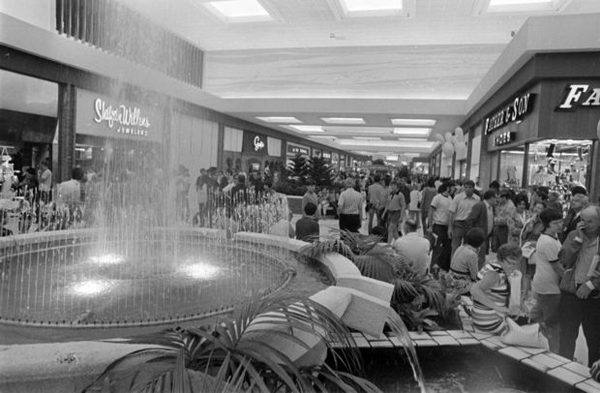Westwood Mall - Old Photo Of Mall (newer photo)